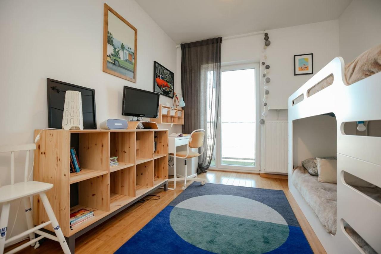 Dwupoziomowy, Rodzinny Apartament. Ochrona, Garaz. Varşova Dış mekan fotoğraf